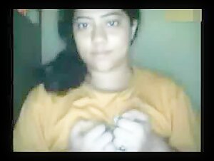 Chubby Indian Girl Exposes Her Huge Boobs -Desi Chudai Videos Tube