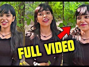 Instagram Fame Viral Girl Riya Rajput Ki Sex Video MMS 1 of 3