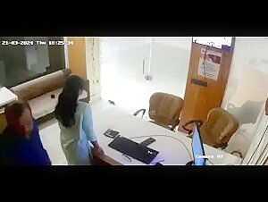 Instagram Meme Promotion Ke Liye Boss Ke Sath Hi Doom Dan Viral Video MMS 1 of 2
