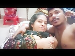Sexy Chubby Bangla Bhabhi Ne Secret Lover Ko Mote Doodh Chusne Diya Aur Chut Chatwakar Chudwaya