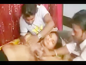 Indian Desi Pregnat Babe playing With Two Gys - xxxvideo Low Quality Porn