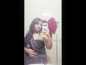 Hot saree babe nude huge boobs viral show