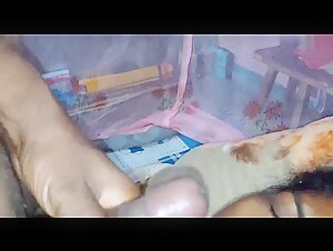 बोहत मजा आ रहा है भाभी ऐसा लंड आज तक किसिने नही चुसा देवर भाभी कि चुदाई