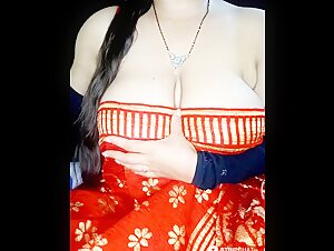 Itne Mote Mamme Dekhe Nahi Honge, Pure Mamme Na Dikhakar Khub Tarsa Rahi Hai Bhabhi
